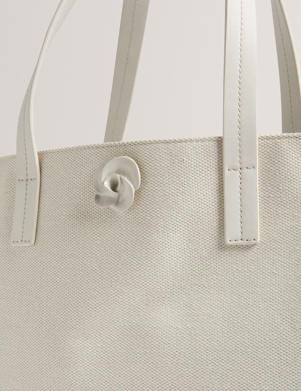 Ted Baker AUDOS - Rose Detail Wide Canvas Tote Tassen Dames Ecru | YRKJ-75618