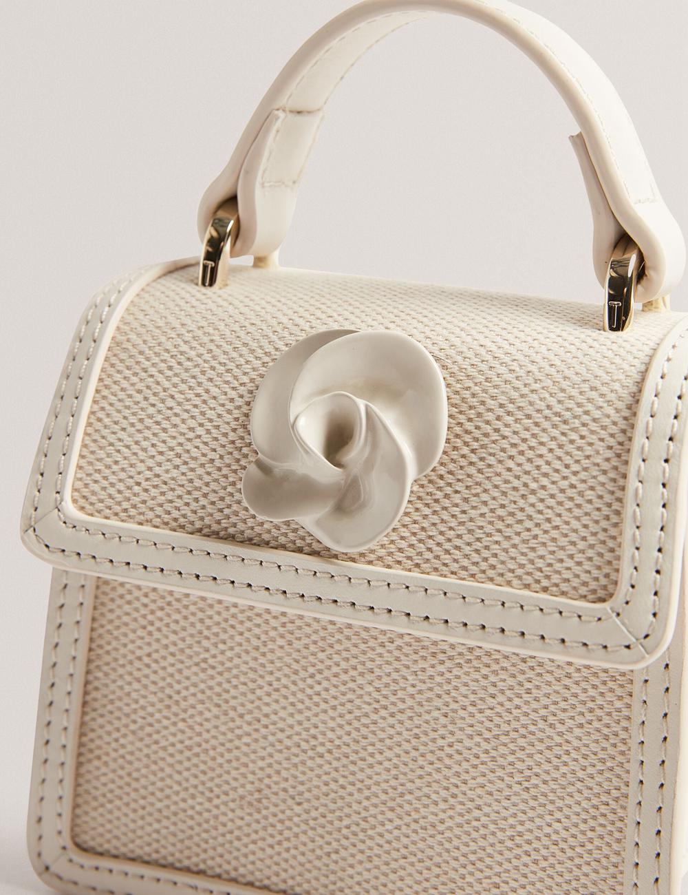 Ted Baker AUDOU - Rose Detail Canvas Mini Top Handle Crossbodytassen Dames Ecru | YZOM-07564