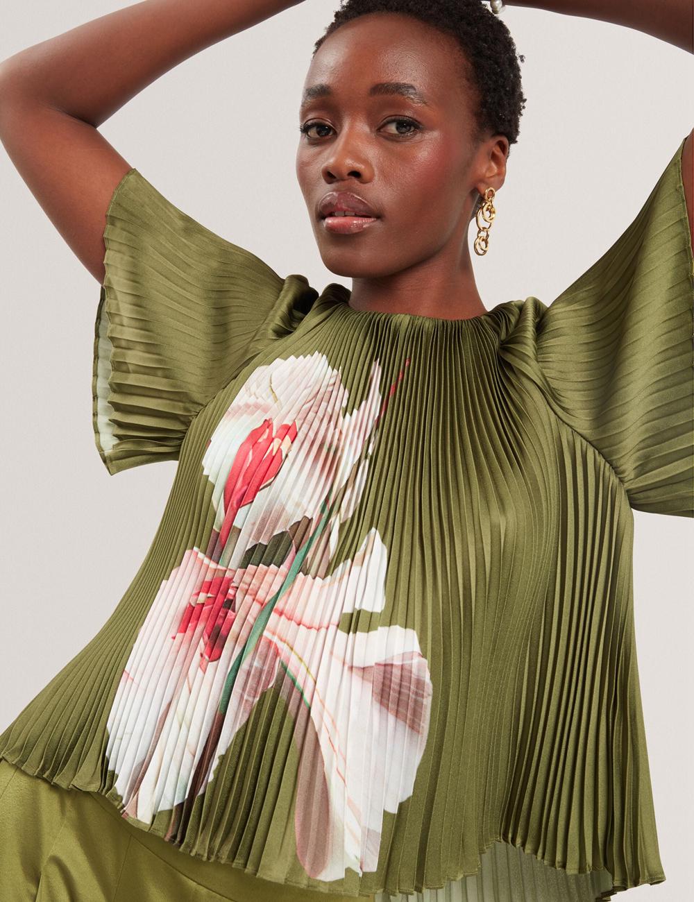Ted Baker LIONAA - Floral Graphic Pleated Satin Short Sleeve Blouse Dames Groen | RKFU-63084